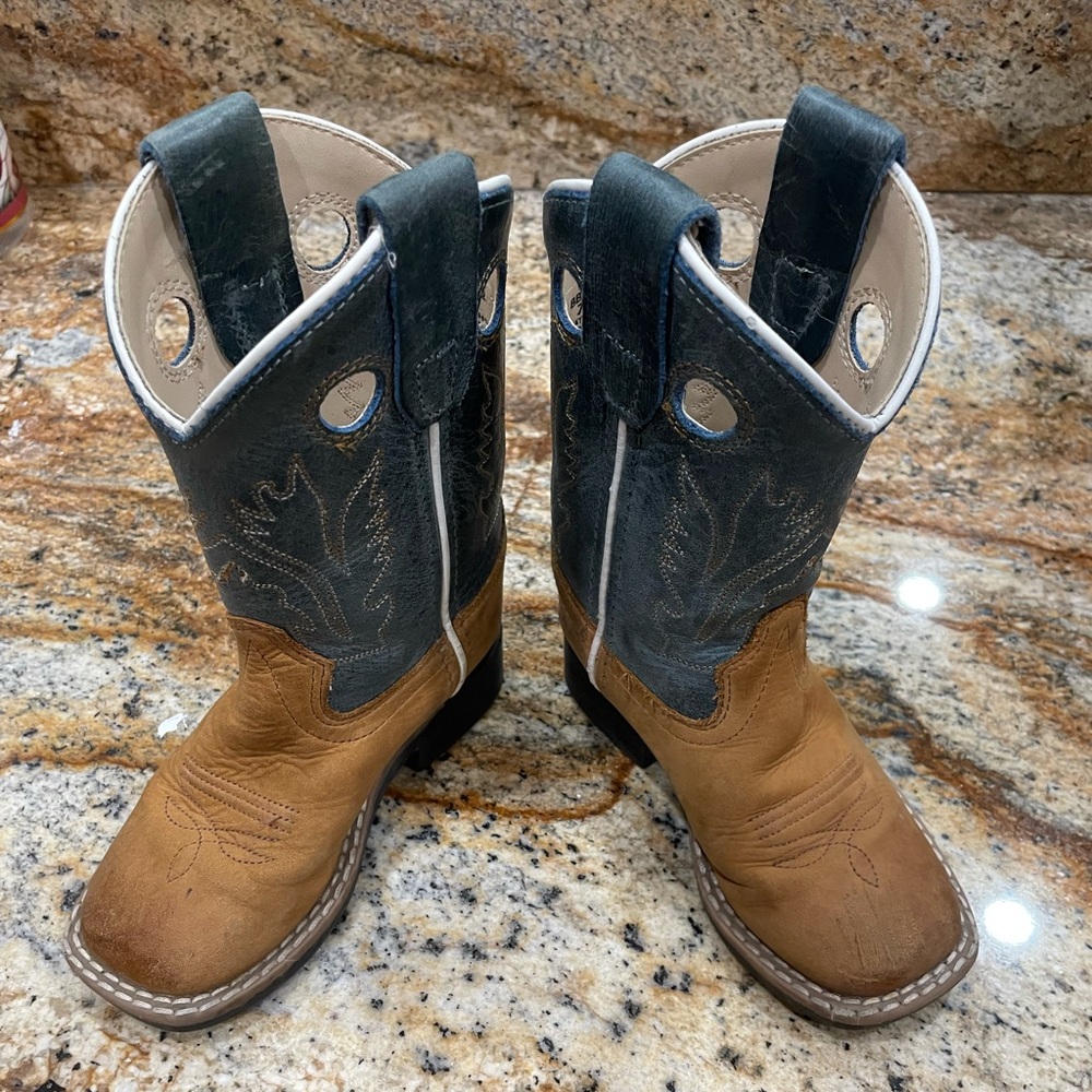 Cody James - Size 7 - toddler western/cowboys boots.